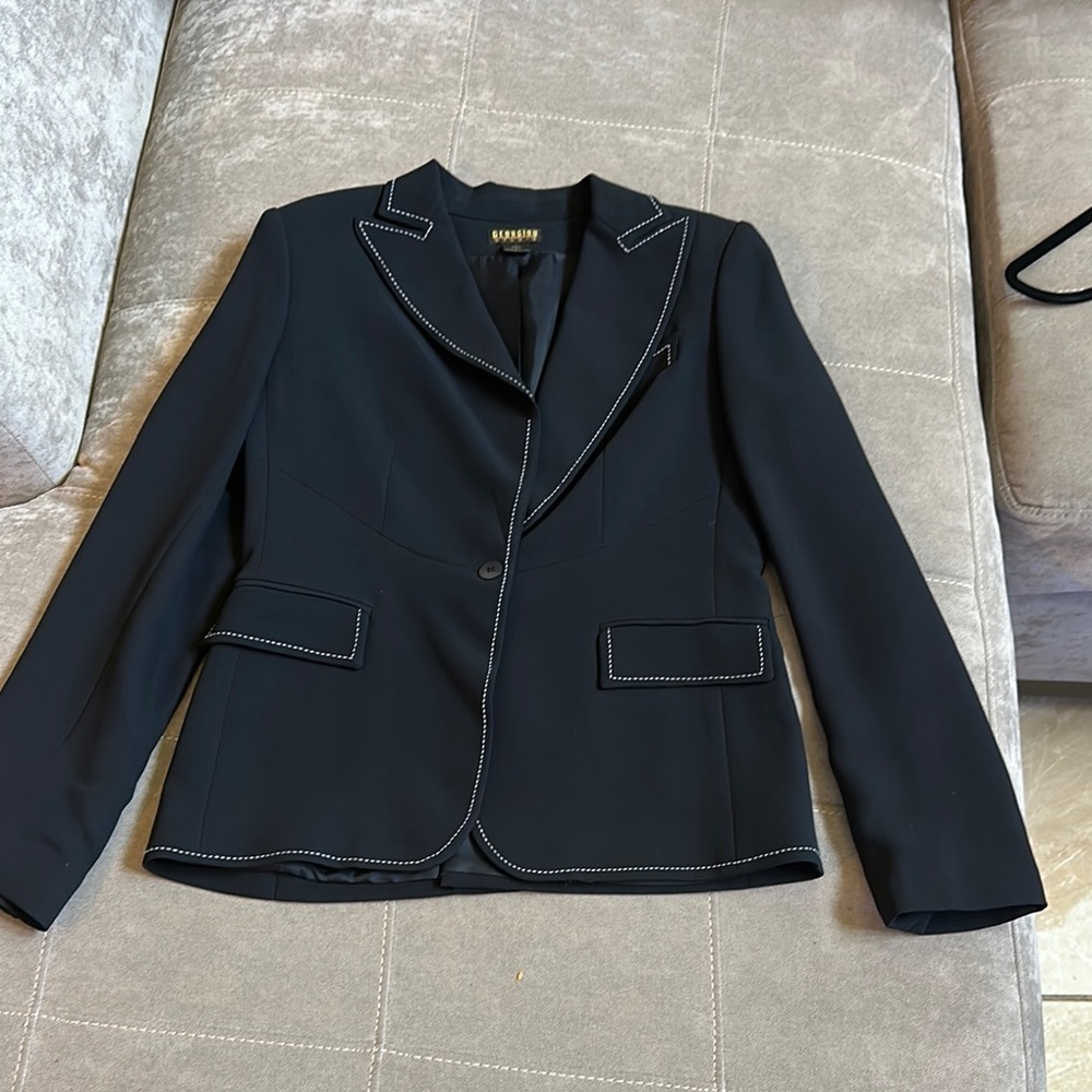 Black and White Structured Blazer with Notched Lapel